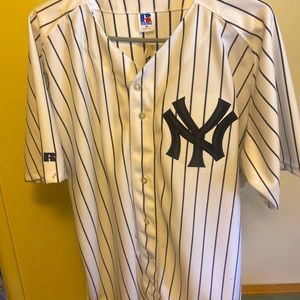 New York Yankees jersey size is 48